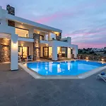 Villa Alindo I *